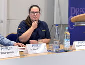 Magdalene Strzedulla vom THW wies darauf hin, dass Jede:r sich in kleinen Schritten auf besondere Einsatzlagen vorbereiten kann und sollte.
