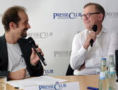 FC Bayern-Manager Jan-Christian Dreesen (rechts) und stellvertretender Vorsitzender David-Pierce Brill.