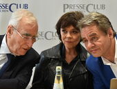 V.l.: Dr. Theo Waigel, Simone Rethel-Heesters und Manfred Otzelberg haben sich einiges zu sagen.