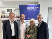 Frühere Oberbürgermeister von München, Christian Ude, Dirigent Franz Schottky, Organisatorin Anne-Marie von Hassel, Moderator und Vorsitzender, Dr. Uwe Brückner.
