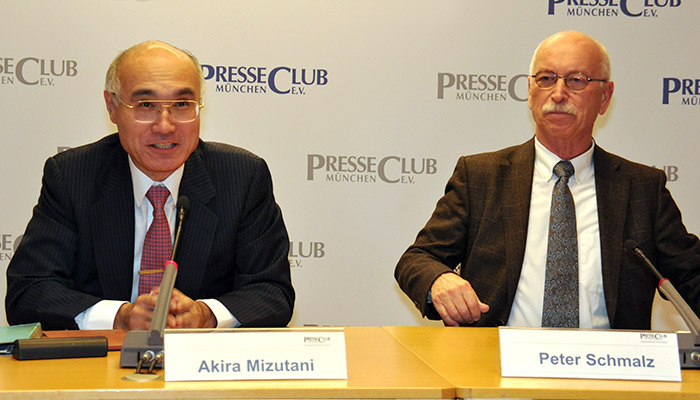 Akira Mizutani und Peter Schmalz. Foto: Hans Schwepfinger