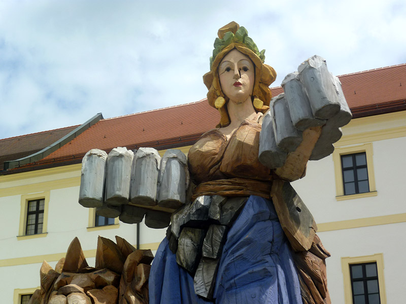 Die „Gallionsfigur“ der Bayerischen Landesausstellung 2016 zum Thema „Bier“ in Aldersbach. Foto: Dr. Werner Siegert.