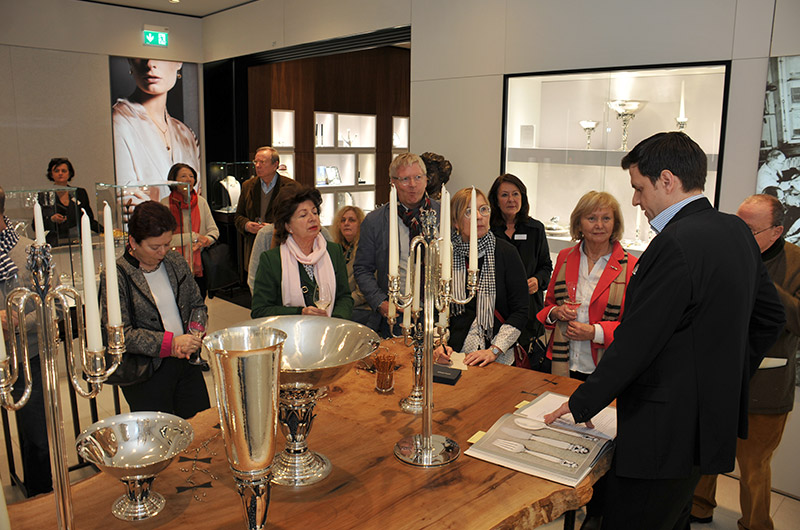 Der PresseClub zu Gast bei Georg Jensen. Foto: Johann Schwepfinger.