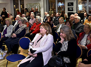 Im voll besetzten Konferenzsaal lauschten Mitglieder und Gäste den Referenten am Podium