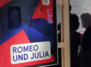 Mitglieder besuchen das Deutsche Theatermuseum am Münchner Hofgarten