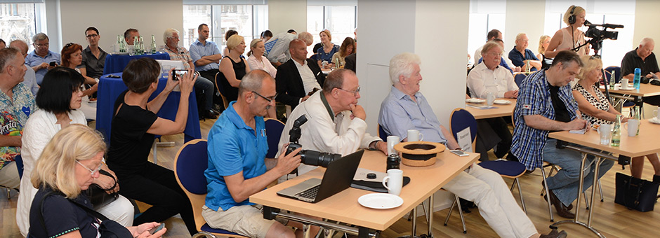 Der PresseClub bietet Journalistinnen und Journalisten rund 300 Serviceveranstaltungen pro Jahr: Pressegespräche, Podiumsdiskussionen, Workshops und Journalistenführungen